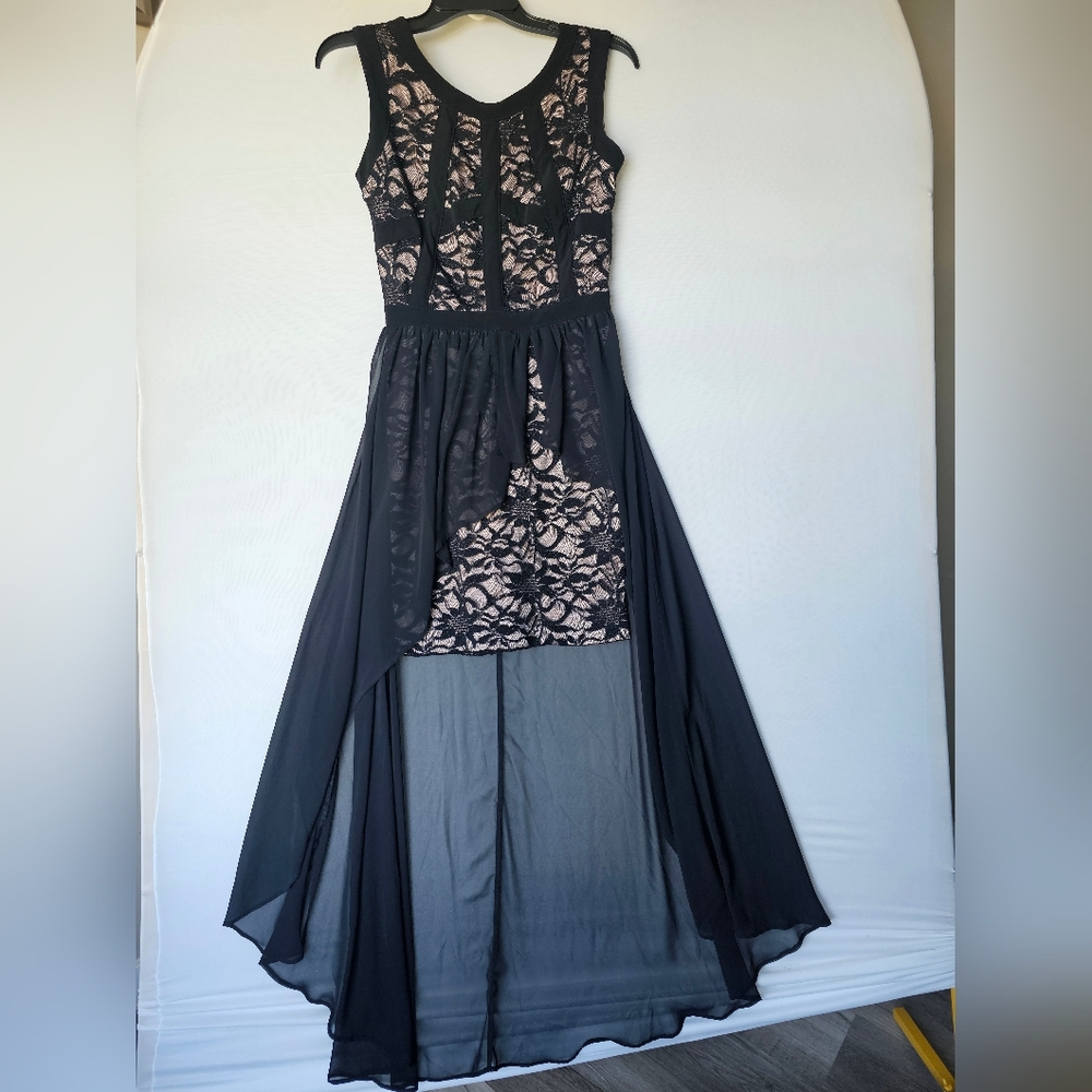 Elegant Morgan & Co. Long Formal Dress - Size 3/4 - Picture 4 of 16